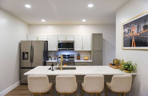 Mount Washington House | ★ HostWise Stays ★ Hot Tub Haven | Fire Pit, Games & Backyard Fun