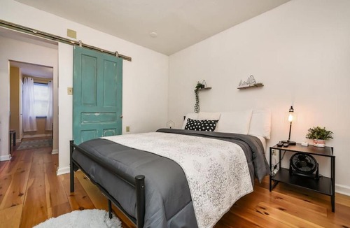 East Allegheny House | HostWise Stays - The Ocala - Free Parking, Cool Space, Spiral Stairs