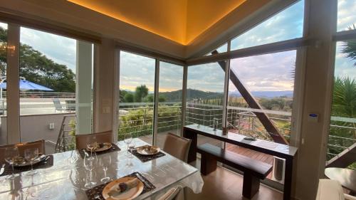 Santo Antonio do Pinhal House | HOSTYN -Asahi Casa de Campo- Piscina ,jacuzzi e Natureza em harmonia