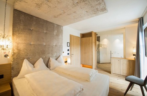 Tramin Hotel | Hotel Goldene Traube