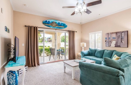 Butler Beach Condo | ~Hot Tub~2 King Beds~3 Bedrooms~Walk to Beach, Free Parking, Close to Downtown
