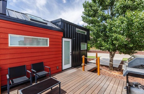 Apple Valley House | Hot Tub & BBQ Deck, Tiny Home Near Zion National Park