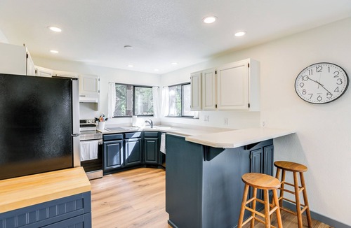 Sunriver Cottage | Hot Tub & Community Perks: Sunriver Retreat