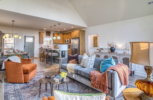 Walnut Mountain House | Hot Tub | Cumminity Pool | Walnut Mountain