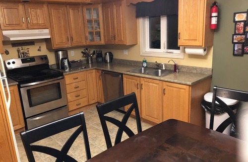 Bonne Bay Pond House | !Hot Tub! - Edge of Gros Morne Park - Explorers, family & Snowmobilers home