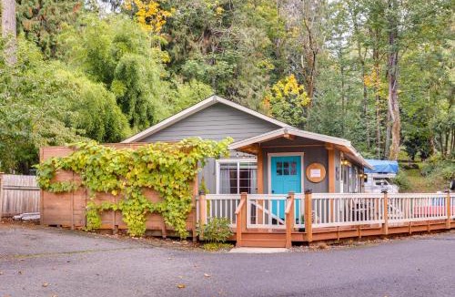 Maple Heights-Lake Desire House | Hot Tub & Fire Pit Access! Peaceful Renton Retreat