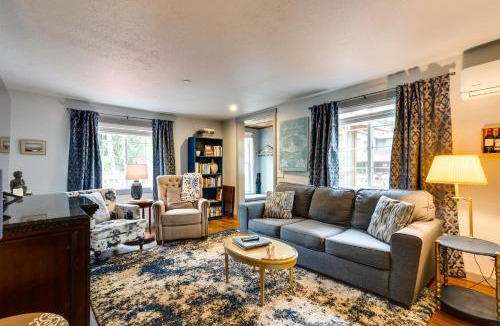 Maple Heights-Lake Desire House | Hot Tub & Fire Pit Access! Peaceful Renton Retreat