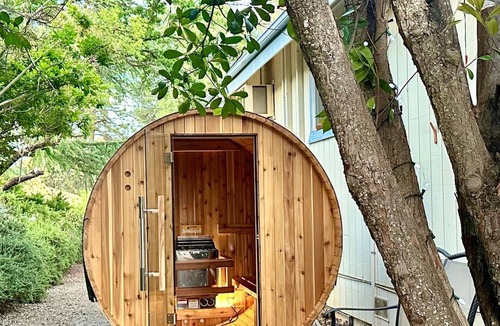 Groveland House | Hot Tub, Fire Pit, BBQ & Sauna 33 mile to Yosemite