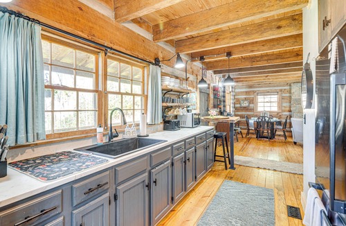 Cherokee Cabin | Hot Tub, Fire Pit & Creek Access: Whittier Cabin!