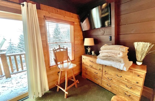 Hidden Valley House | Hot Tub, Fire Pit & Pool Access