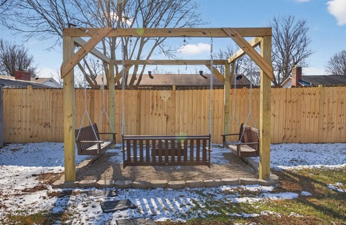 Georgetown House | Hot Tub + Fire Pit Swings + Retro Arcade Garage = Fun Modern Stay