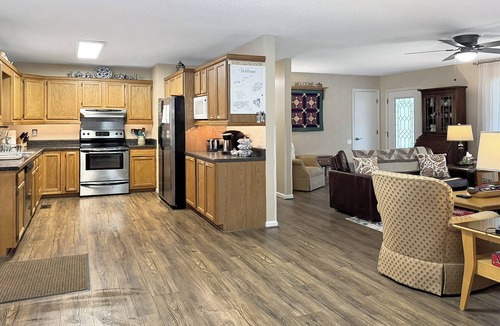 Vass House | Hot tub, Firepit, BBQ, Full kitchen, SmartTV, King,Pet