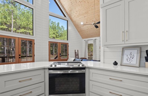 Pickens Cabin | Hot Tub | Firepit | Grill | Cozy Home
