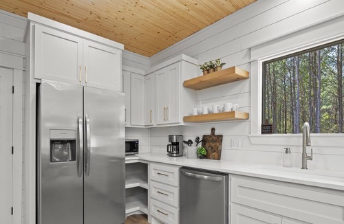 Pickens Cabin | Hot Tub | Firepit | Grill | Cozy Home