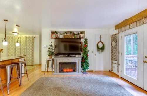 Anderson Island House | Hot Tub + Fireplace: Peaceful Anderson Island Home