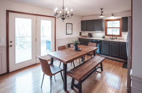 Logan House | HOT TUB, Game Rm, Fire Pit - Luxury Hocking Cabin