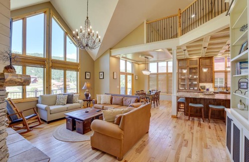 Sturgis House | Hot Tub + Golf Course Views: Luxe Sturgis Home!