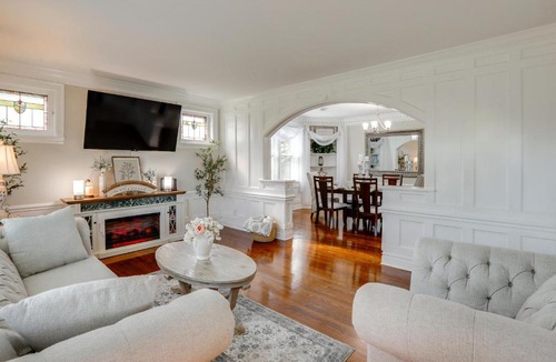 Mehlville House | Hot Tub, Grill & Games! Family Getaway in St Louis