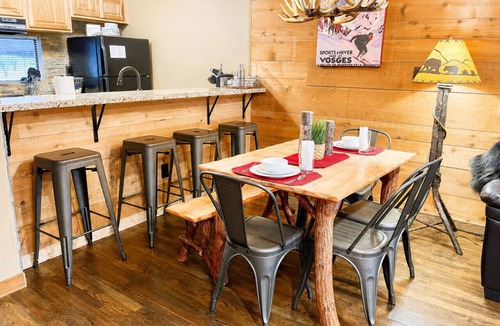 Hidden Valley Apartment | Hot Tub | Pool Access & Pet-Friendly