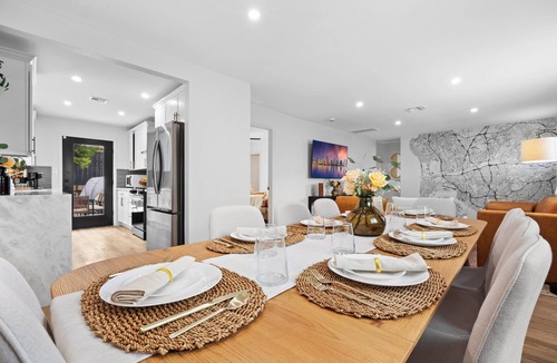 Clairemont House | Hot Tub/Pool/Fire Pit/10 Mins to Beach