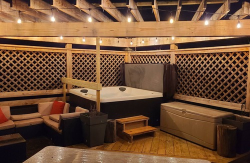 Hammondsport House | Hot tub, SAUNA, country views!