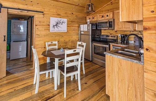 Nancy Cabin | Hot Tub & Seasonal Views of Lake Cumberland