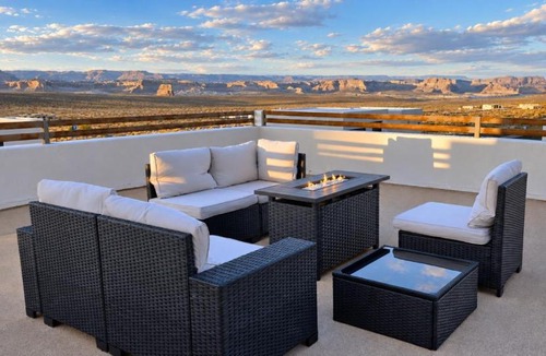 Greenehaven House | Hot Tub w/Lake View, Roof Top Deck, Game Room, W/D