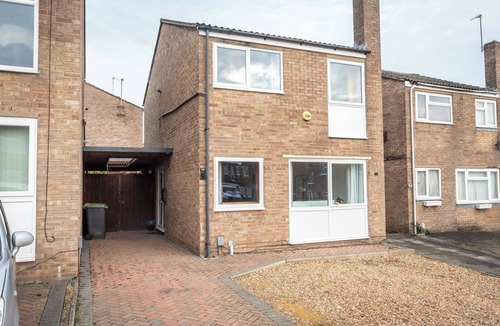 Bedford House | Hot Tube 3xParking 5BR Family&Contractors Bedford