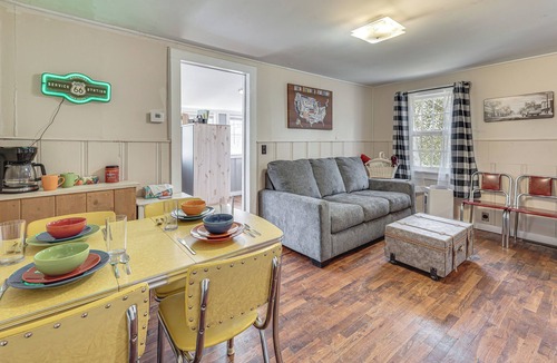 Rockaway Beach Cabin | Hot Tubs, Boat Dock! 2-Unit 1950s Taneycomo Escape