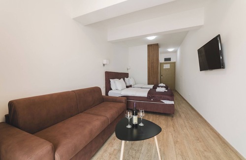Velji Vinogradi Hotel | Hotel 219 Budva