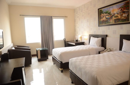 Jember Hotel | Hotel 88 Diponegoro Jember by WH
