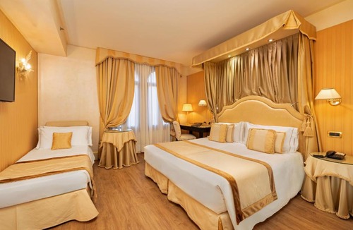 San Marco Hotel | Hotel A La Commedia