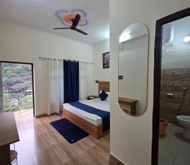 Chamoli Hotel | Hotel Aashirwad