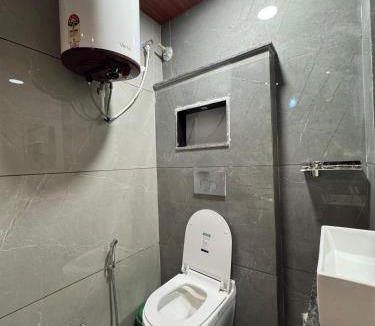 Sanwer Hotel | Hotel Aashiyana