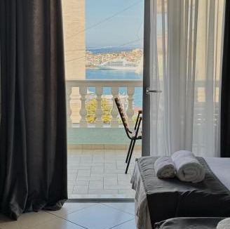Qafe e Gjashtes Hotel | Hotel Abedini