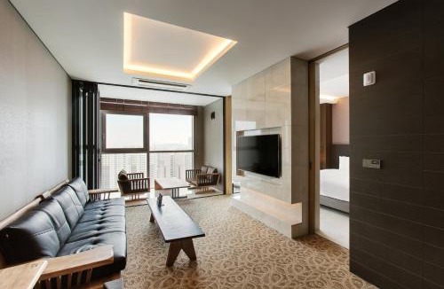 Yeongdo Hotel | Hotel Adela