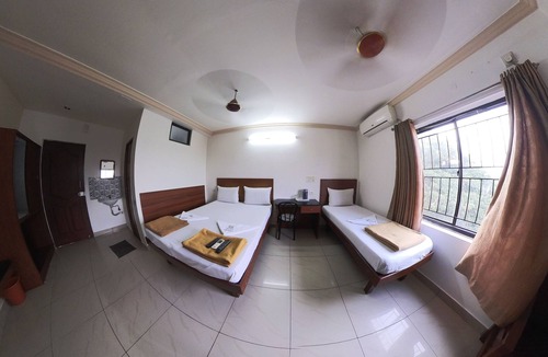 Periamet Cabin | Hotel adithya