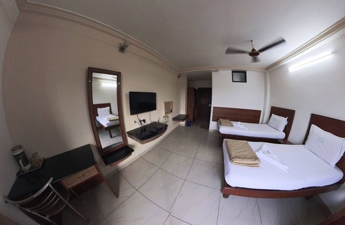 Periamet Cabin | Hotel adithya