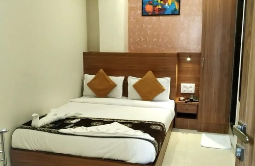 Andheri Hotel | Hotel Aiston Inn