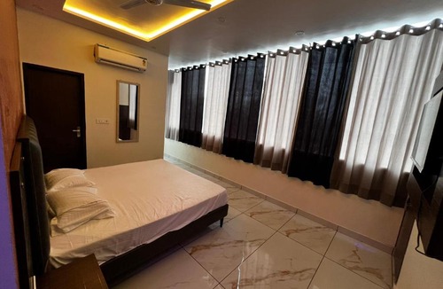 Rohtak Hotel | Hotel AJL