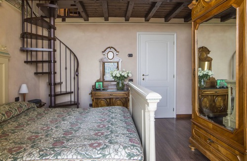 Santa Maria del Monte Hotel | Hotel Al Borducan