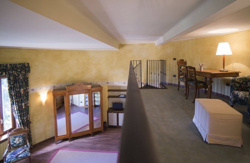 Santa Maria del Monte Hotel | Hotel Al Borducan