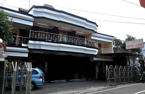 Klaten Selatan Hotel | Hotel Alami near Alun-Alun Klaten