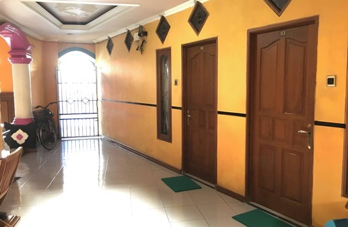 Klaten Selatan Hotel | Hotel Alami near Alun-Alun Klaten