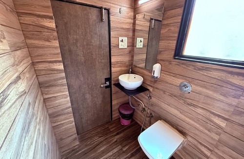 Thane West Hotel | Hotel Alka Residency