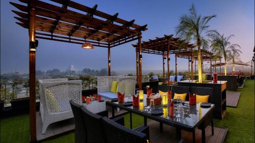 Agra Hotel | Hotel Alleviate