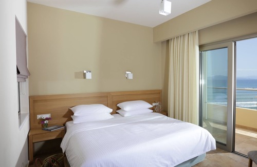 Arcoudi Hotel | Hotel Almira