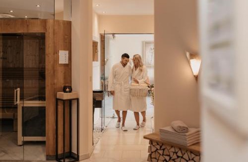 Alpendorf Hotel | Hotel AlpenSchlössl