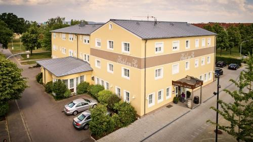 Neutraubling Hotel | Hotel am See