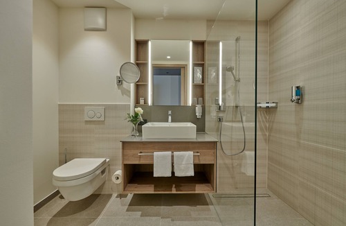 Neutraubling Hotel | Hotel am See